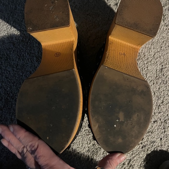 Mia clogs - worn one time So trendy! - Picture 3 of 5